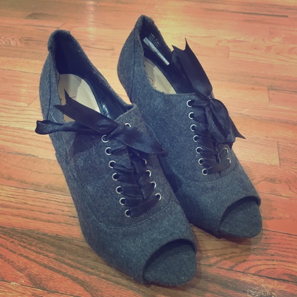 Lauren Conrad Heels - Picture 1 of 4